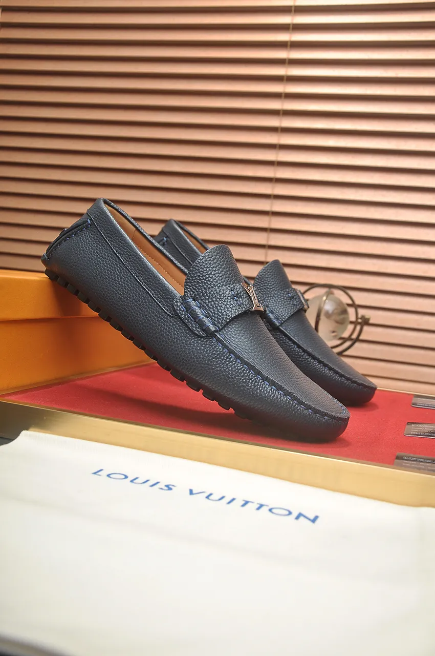 Men's men's shoes 💰420💶 [LV Doudou shoes] (water-dyed cowhide lining) new model is on the market, available on the official website. The new Doudou shoes are processed into single-color materials, and the uppers are made of imported horsehide leather. The body of the shoe is fully hemmed with mark thread, and is lined with imported original cowhide leather. The elegant shoe shape is super suitable for all-matching, and the size is 38-44.